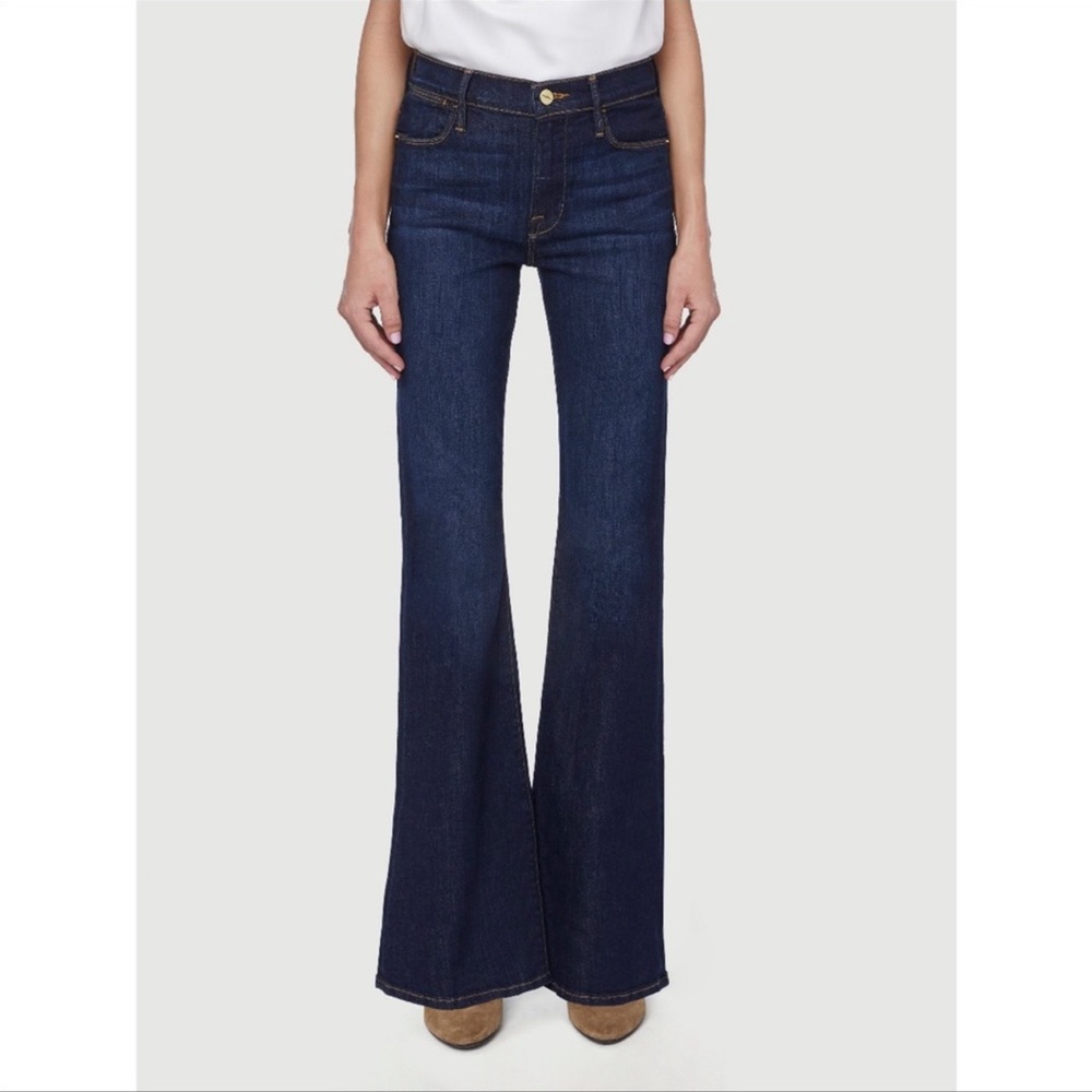 Frame Le Pixie High Flare in Sutherland